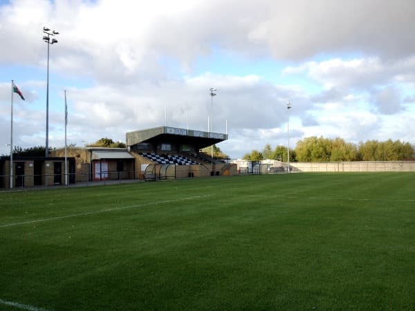 Ground Cae-y-Castell