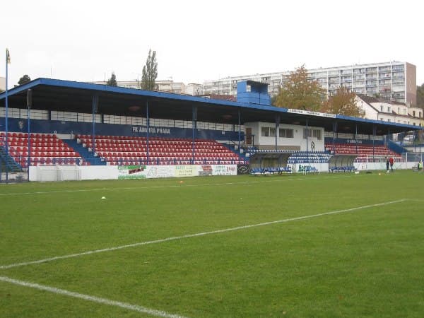 Stadion Na Pecích