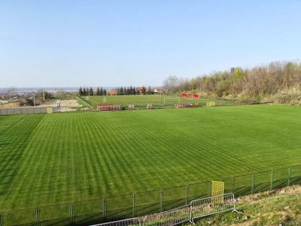 Stade Du Hameau Idron 1